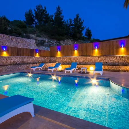 Petek 4 Bedroom With Private Pool -kalkan *